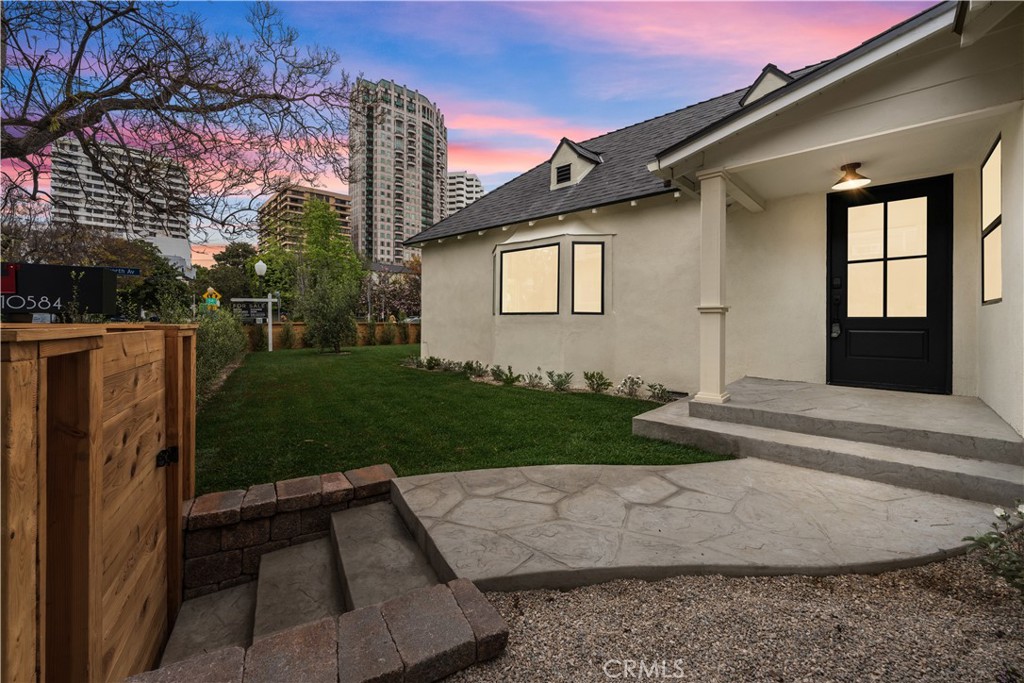 10584 Wellworth Avenue