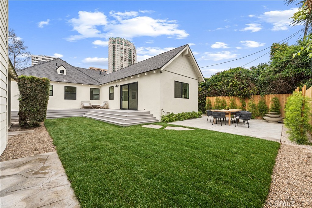 10584 Wellworth Avenue