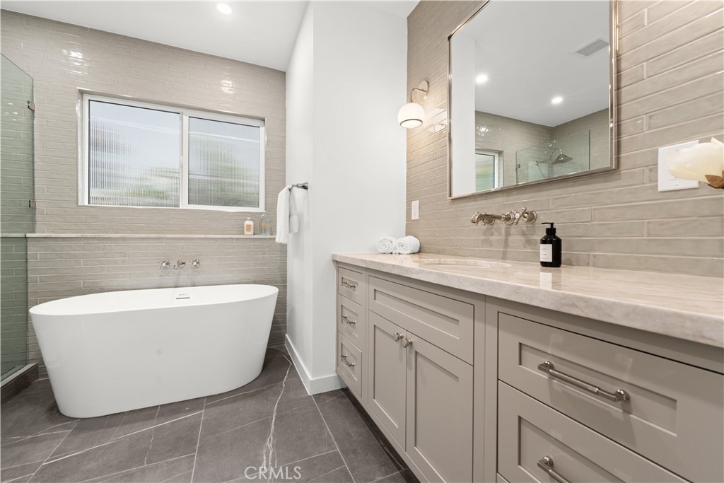 10584 Wellworth Avenue