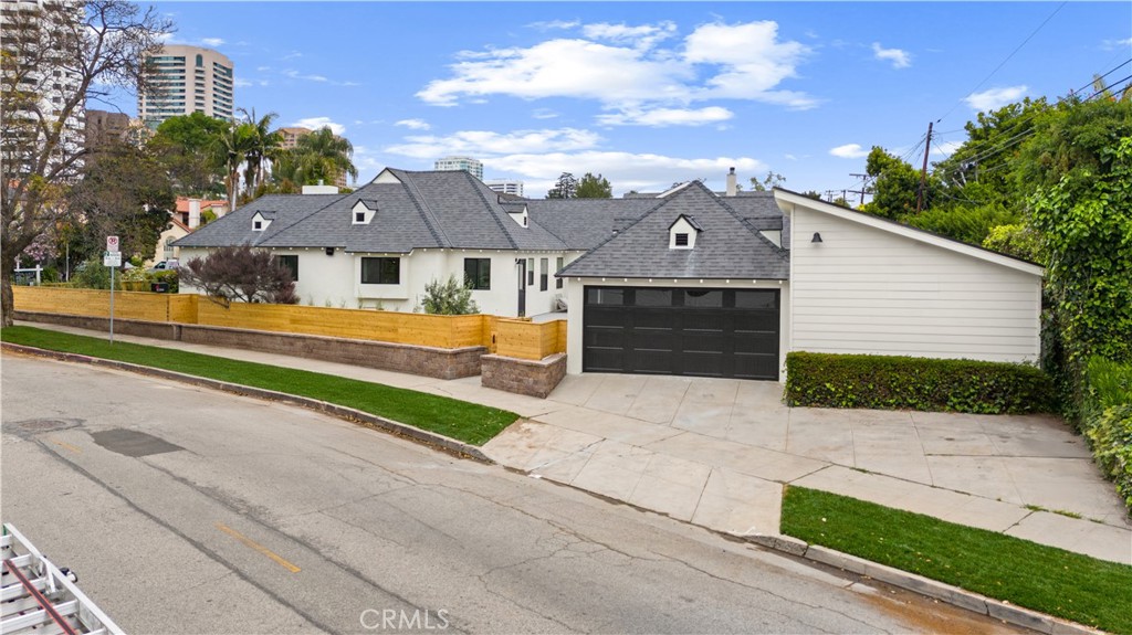 10584 Wellworth Avenue