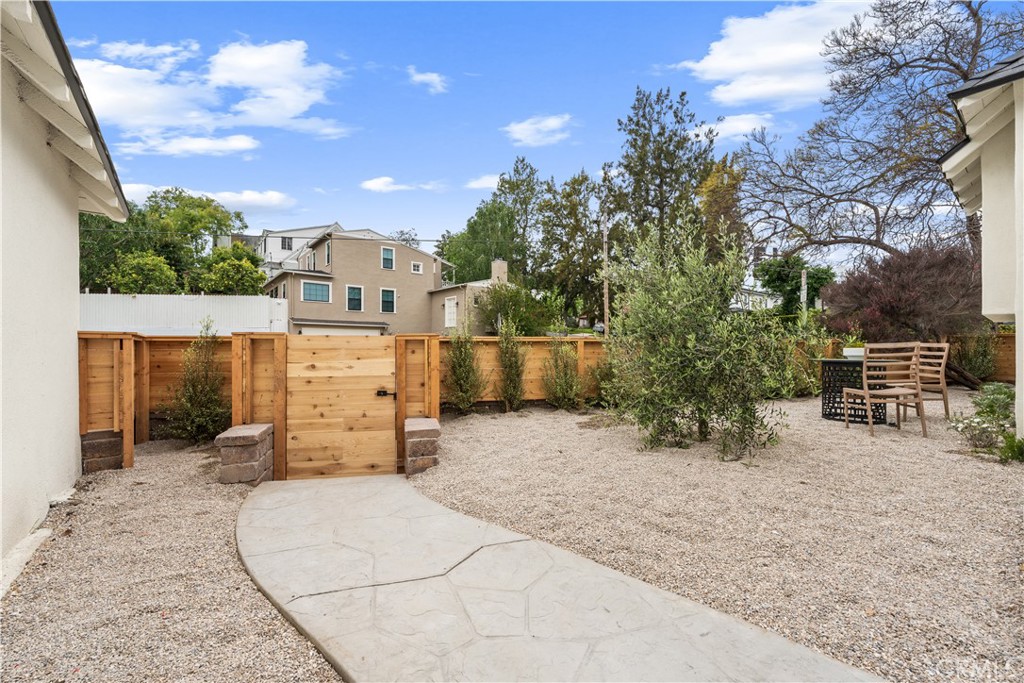 10584 Wellworth Avenue