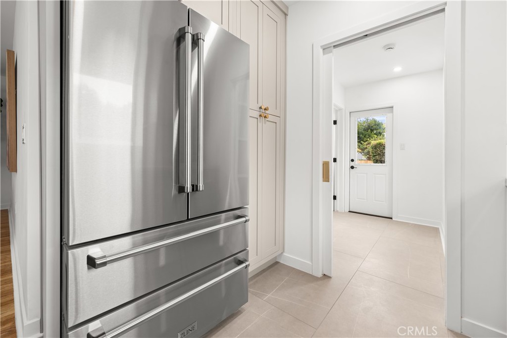 10584 Wellworth Avenue