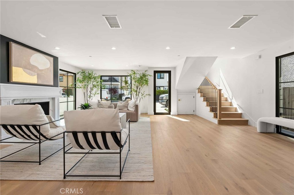 214 Abalone Avenue