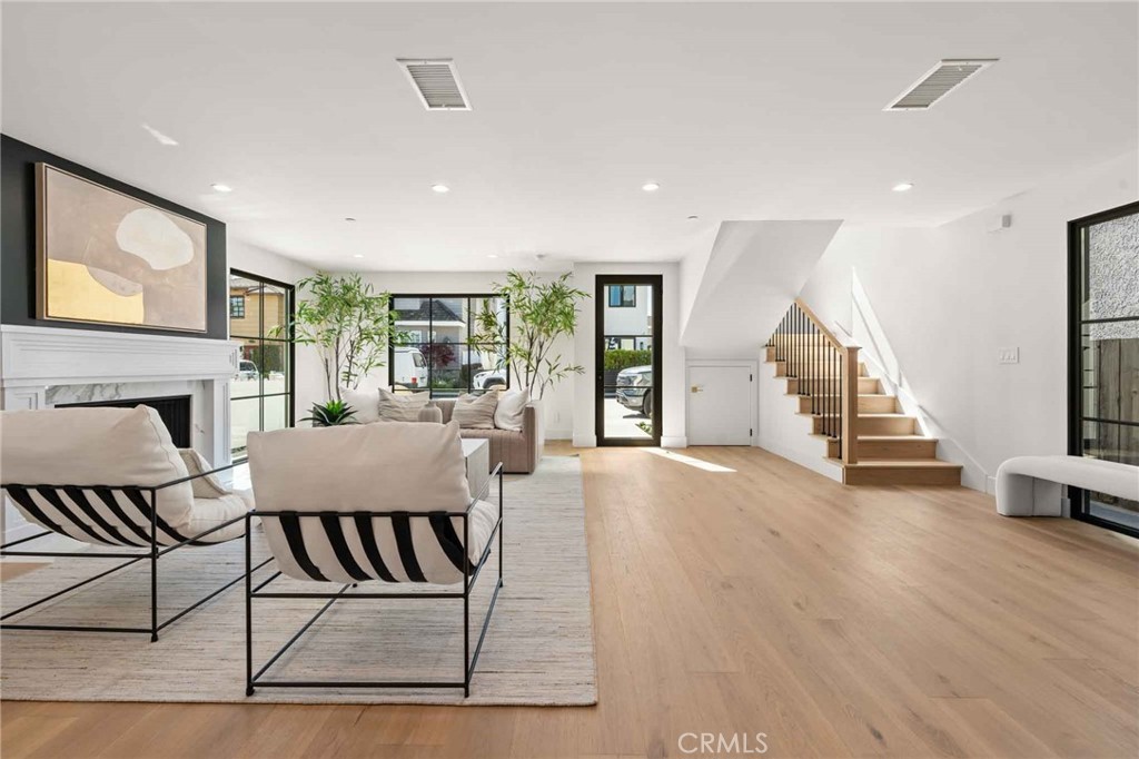 214 Abalone Avenue