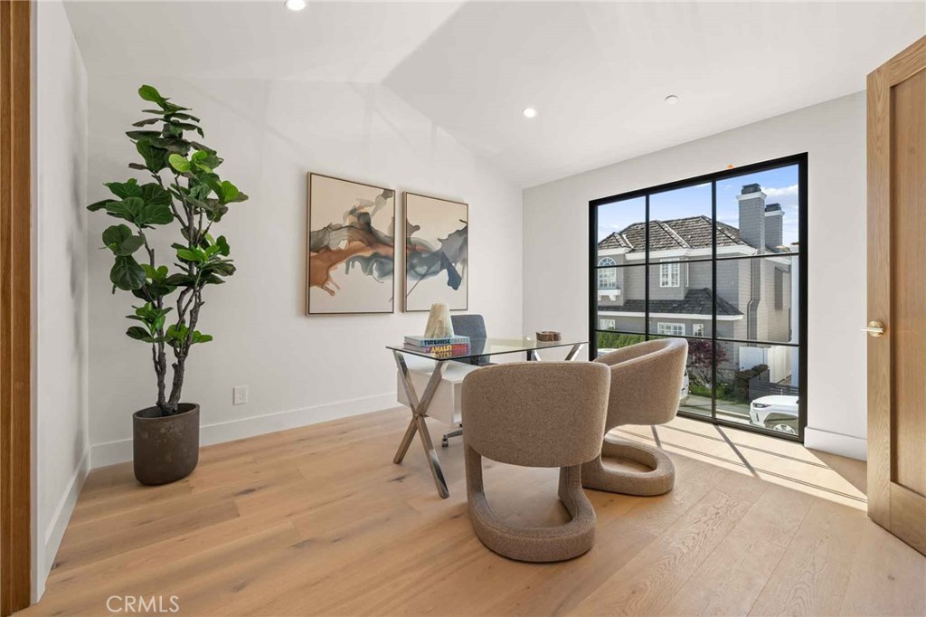 214 Abalone Avenue
