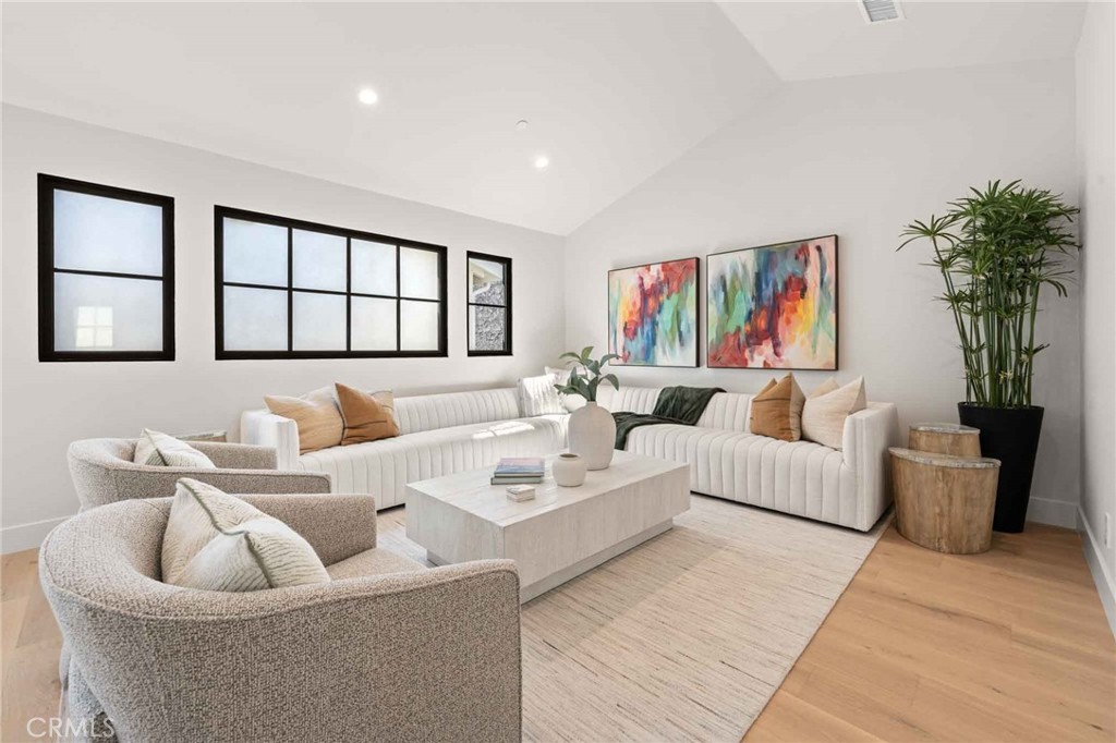 214 Abalone Avenue