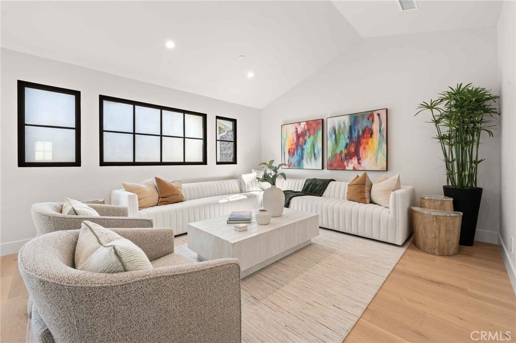 214 Abalone Avenue