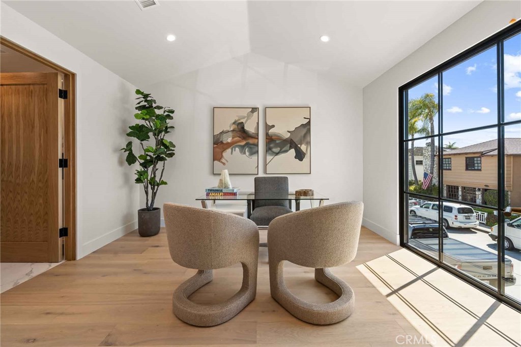 214 Abalone Avenue