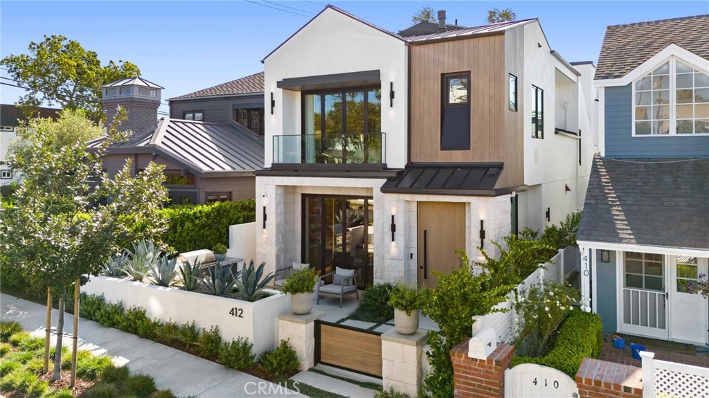 412 Heliotrope Avenue