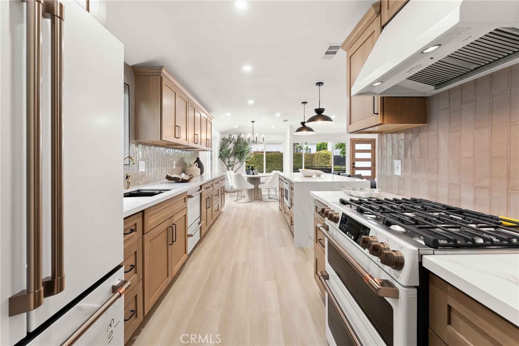 11408 Waterford Street