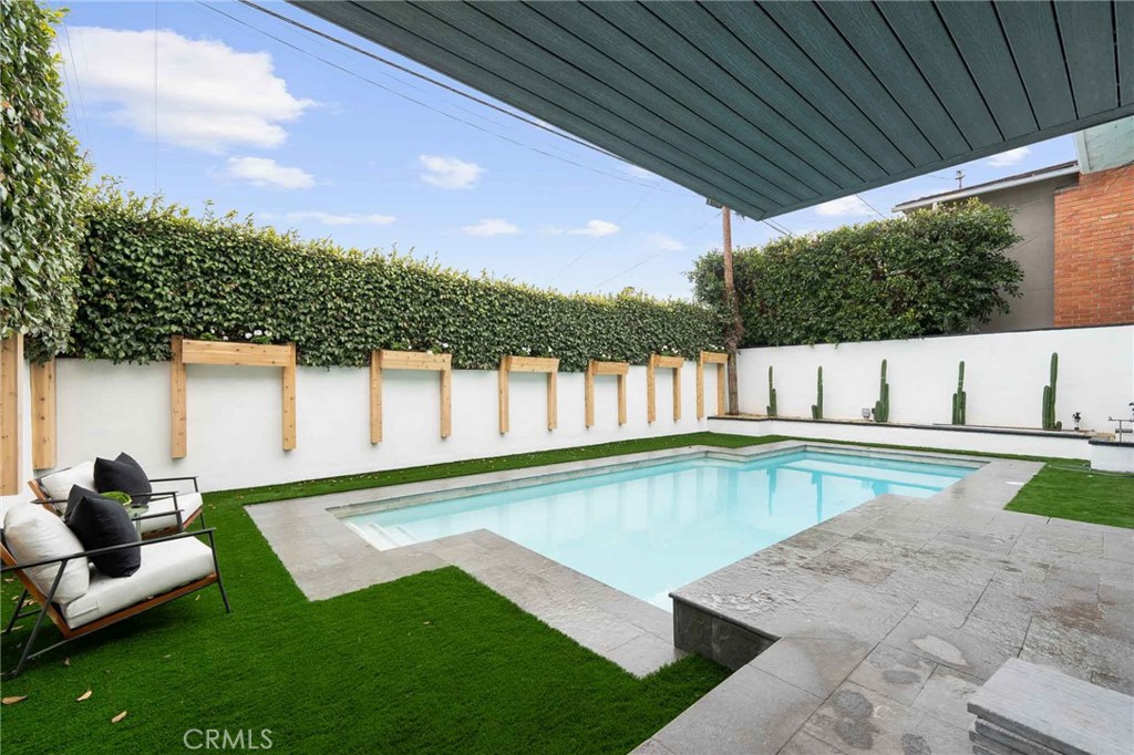2416 Palm Avenue
