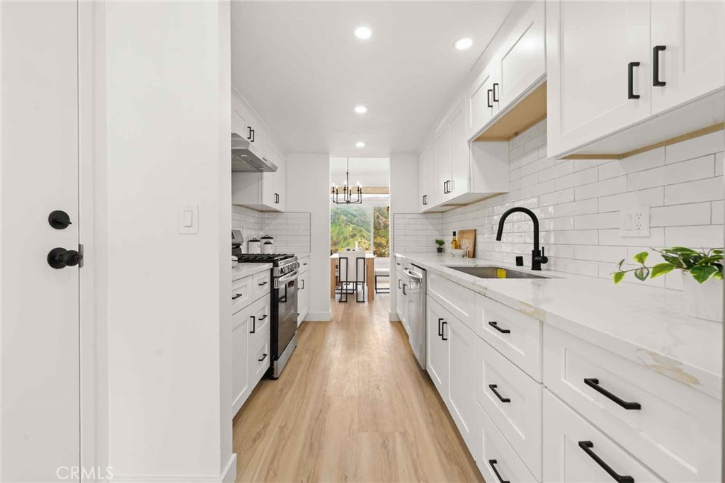 1782 Palisades Drive