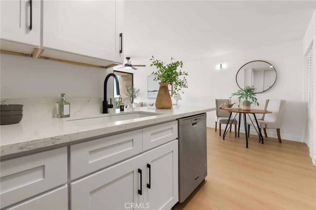 1750 E Ocean Boulevard 902