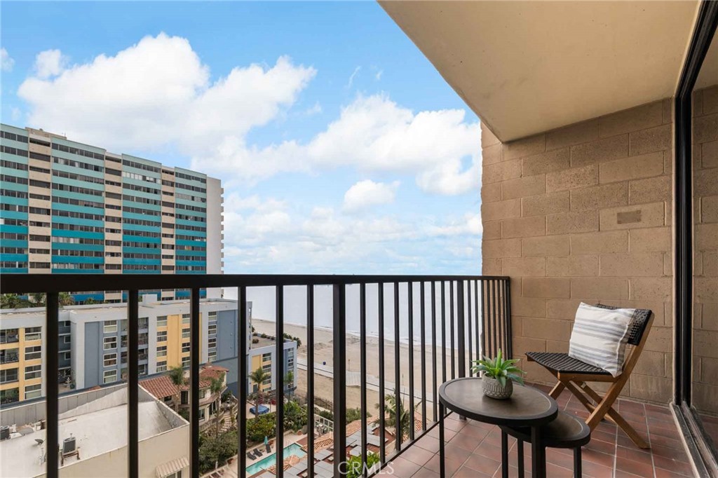 1750 E Ocean Boulevard 902