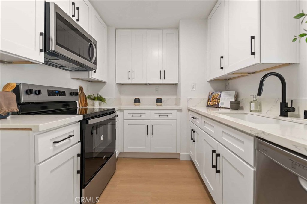 1750 E Ocean Boulevard 902