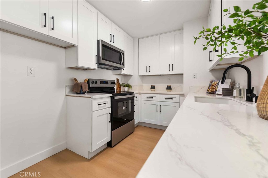 1750 E Ocean Boulevard 902