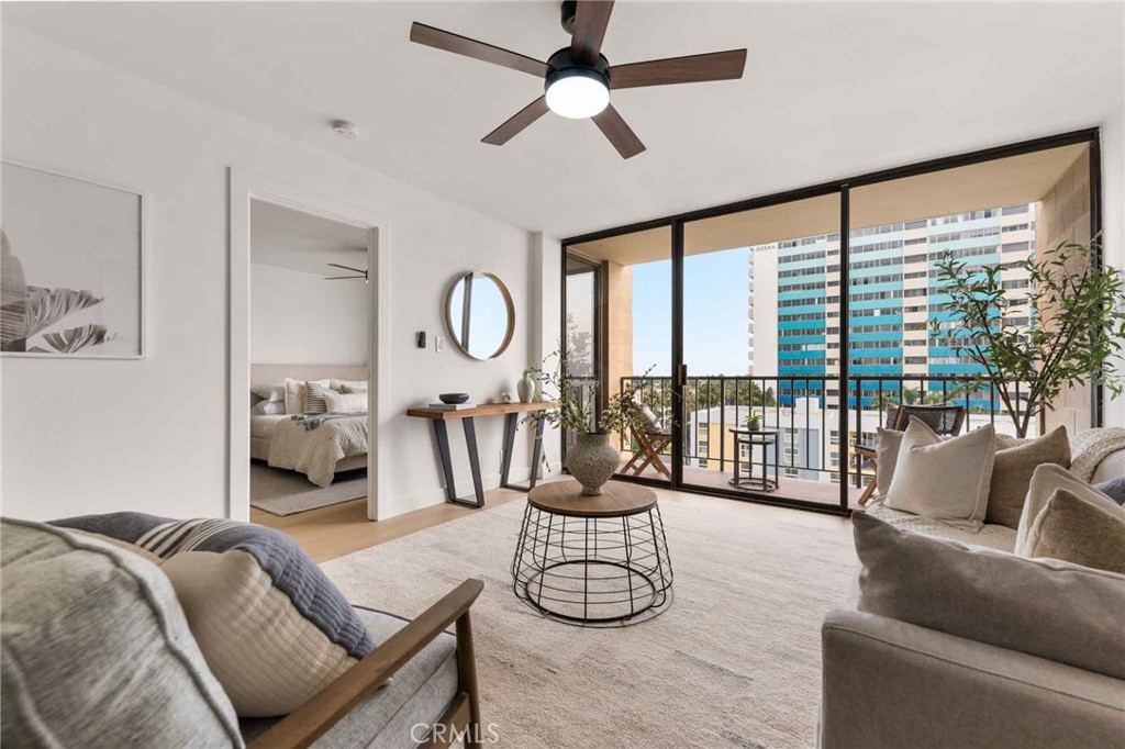 1750 E Ocean Boulevard 902