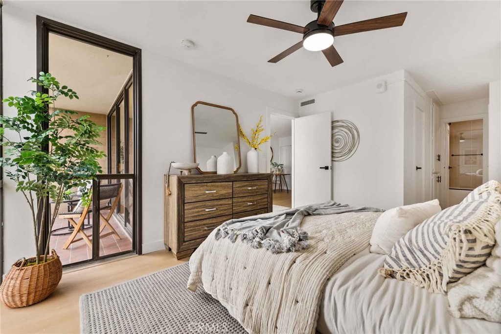1750 E Ocean Boulevard 902