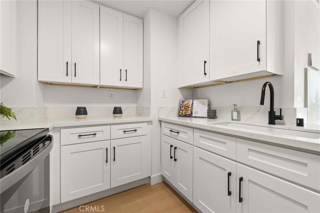 1750 E Ocean Boulevard 902