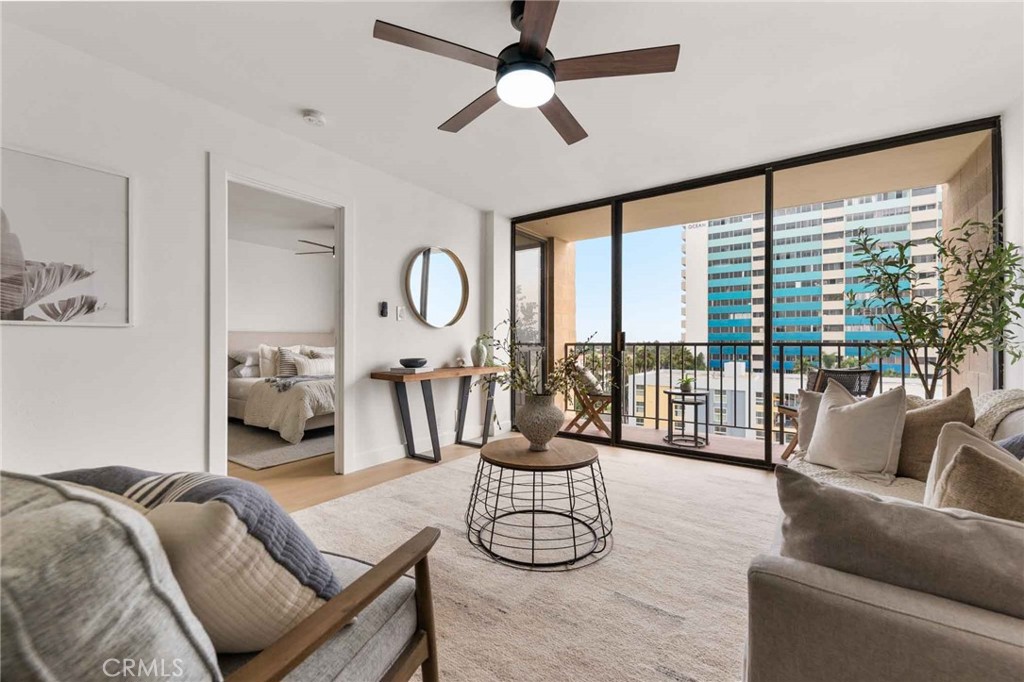 1750 E Ocean Boulevard 902