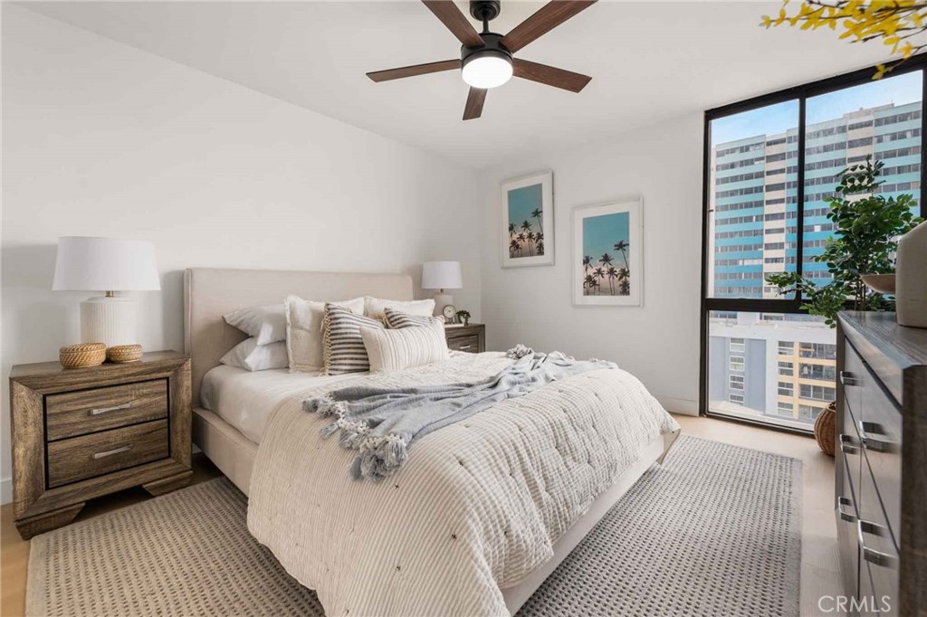 1750 E Ocean Boulevard 902