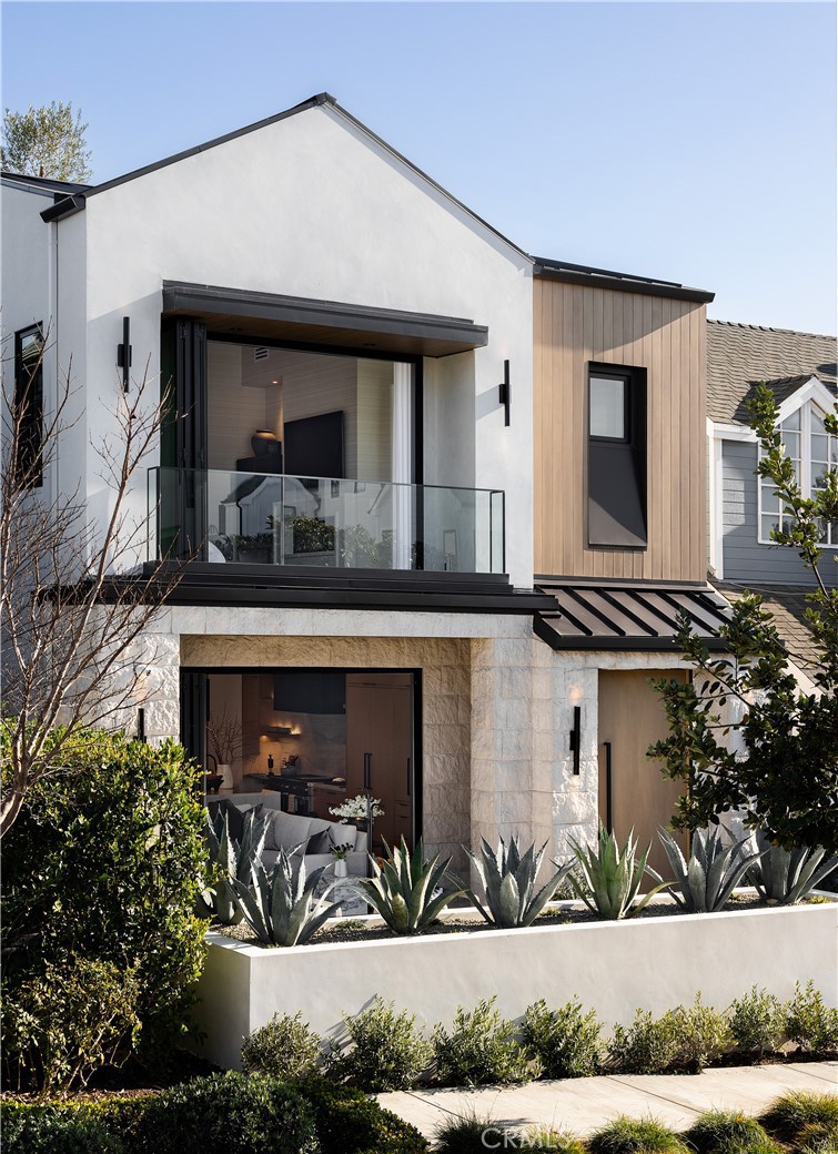 412 Heliotrope Avenue