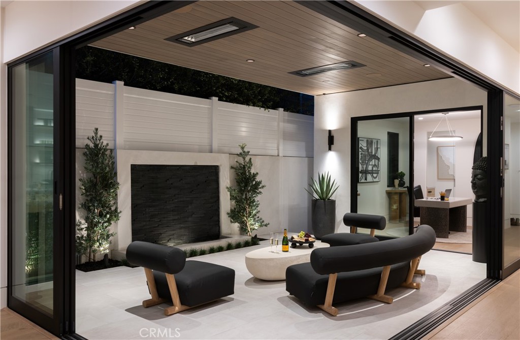 412 Heliotrope Avenue