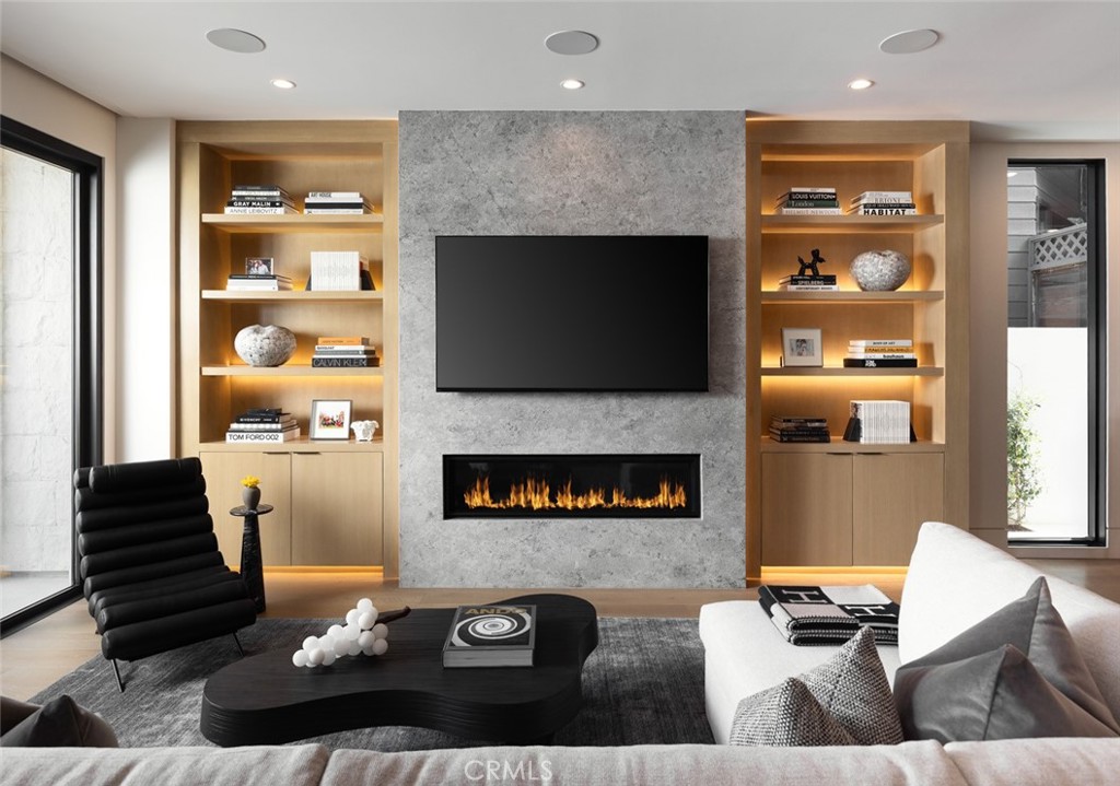 412 Heliotrope Avenue