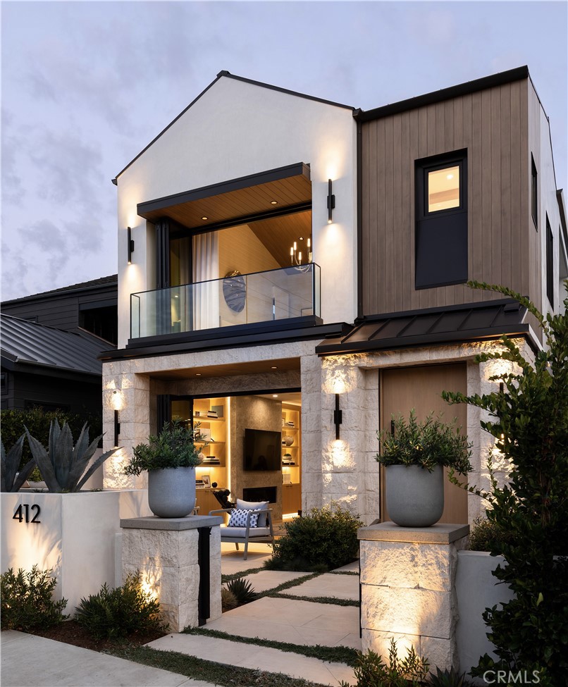 412 Heliotrope Avenue