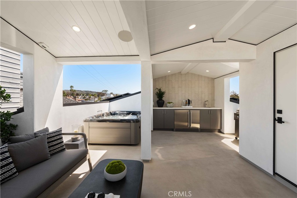 412 Heliotrope Avenue