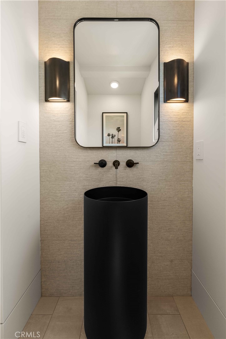 412 Heliotrope Avenue