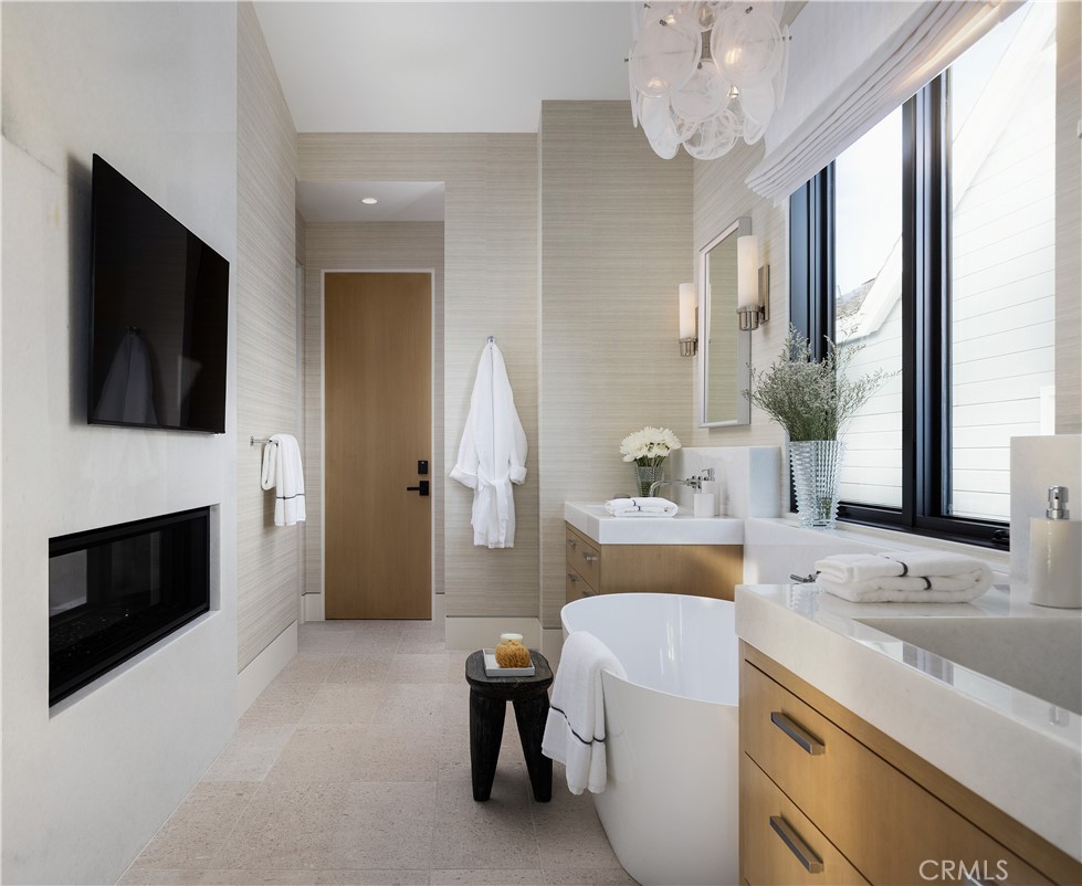 412 Heliotrope Avenue