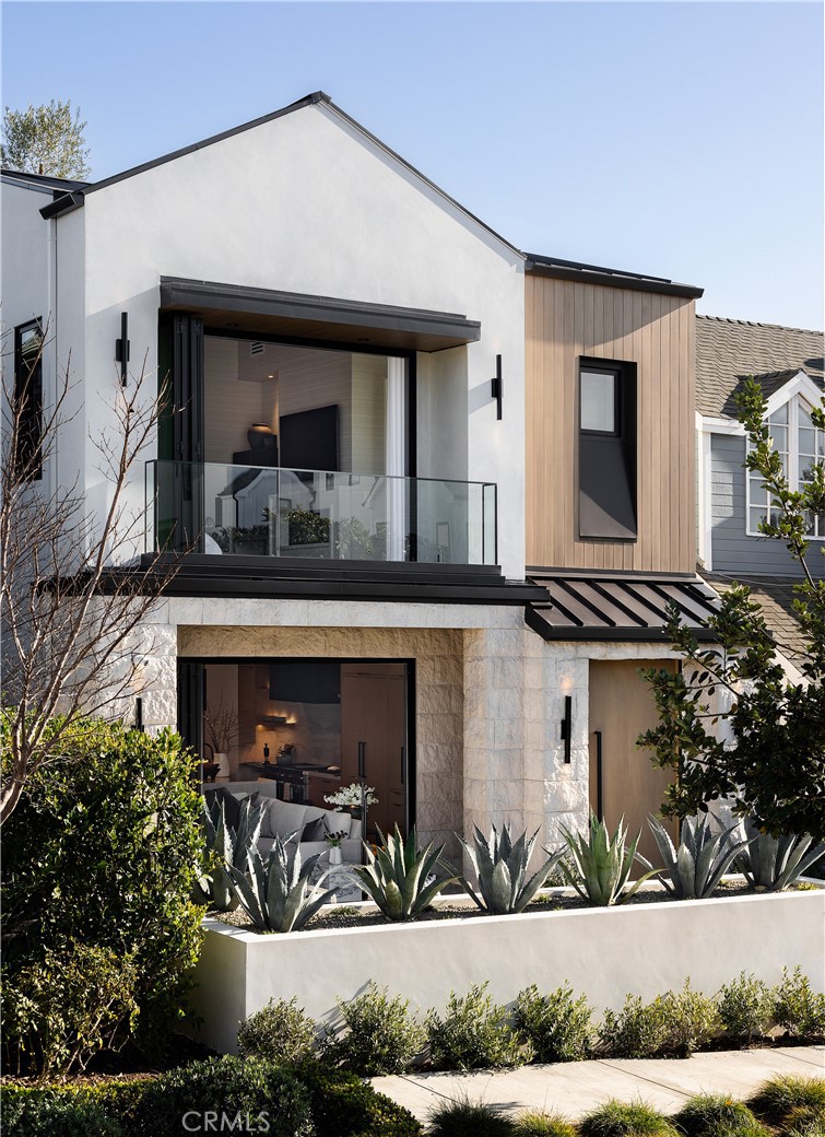 412 Heliotrope Avenue