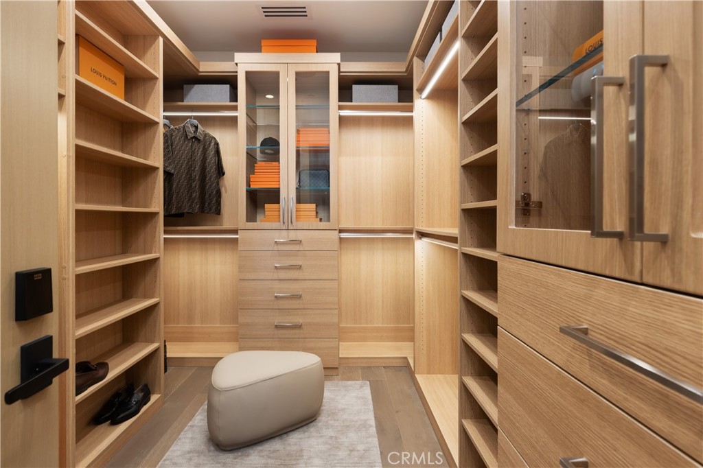 412 Heliotrope Avenue