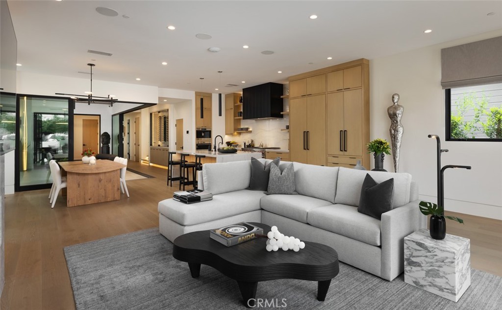 412 Heliotrope Avenue