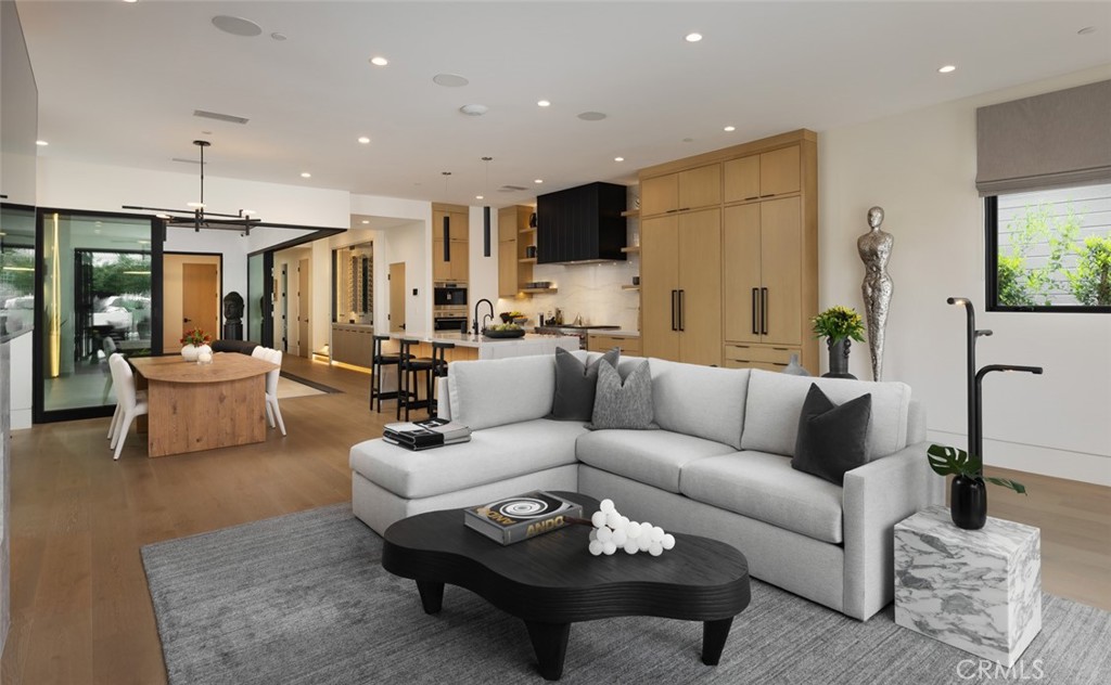 412 Heliotrope Avenue