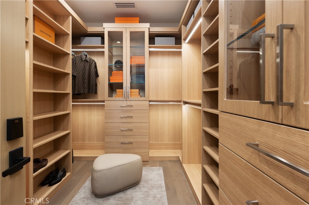 412 Heliotrope Avenue