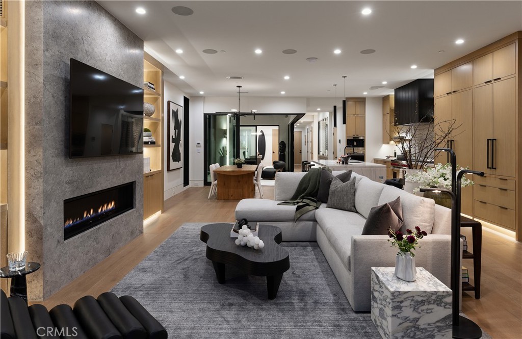 412 Heliotrope Avenue