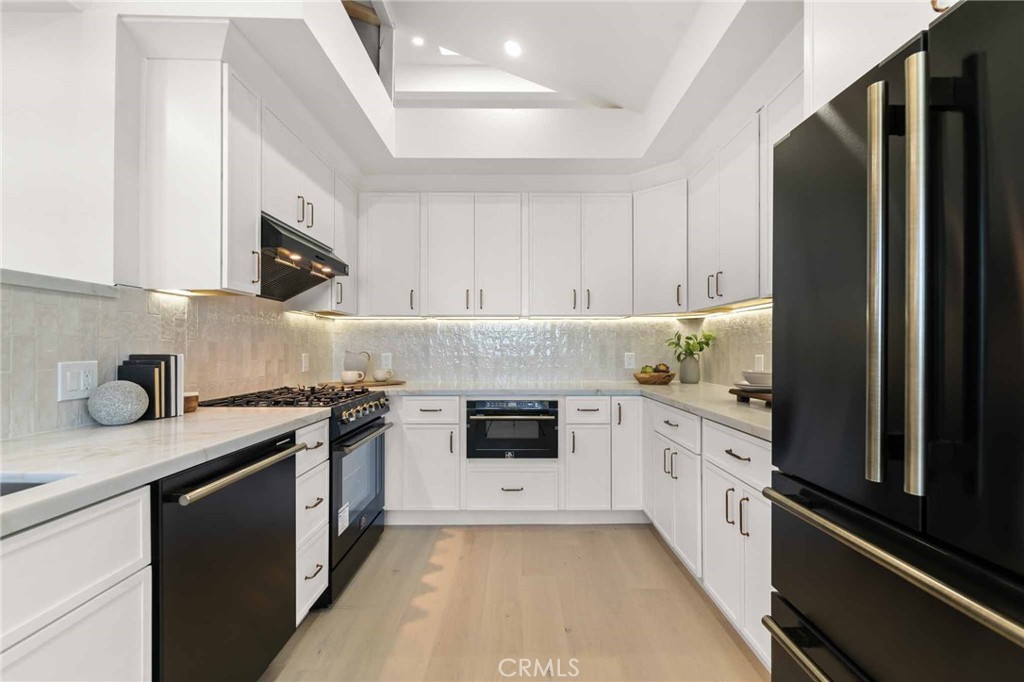 30135 Avenida Celestial