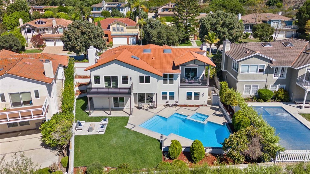 30135 Avenida Celestial