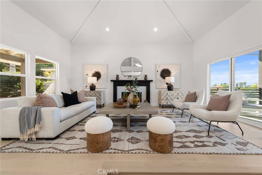 30135 Avenida Celestial