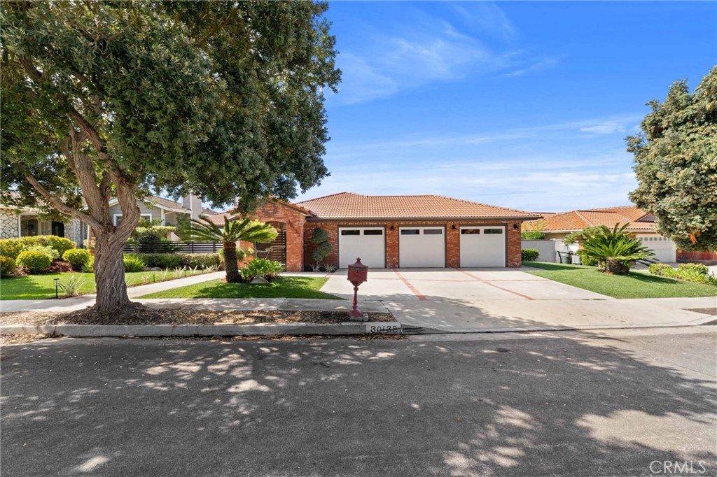 30135 Avenida Celestial