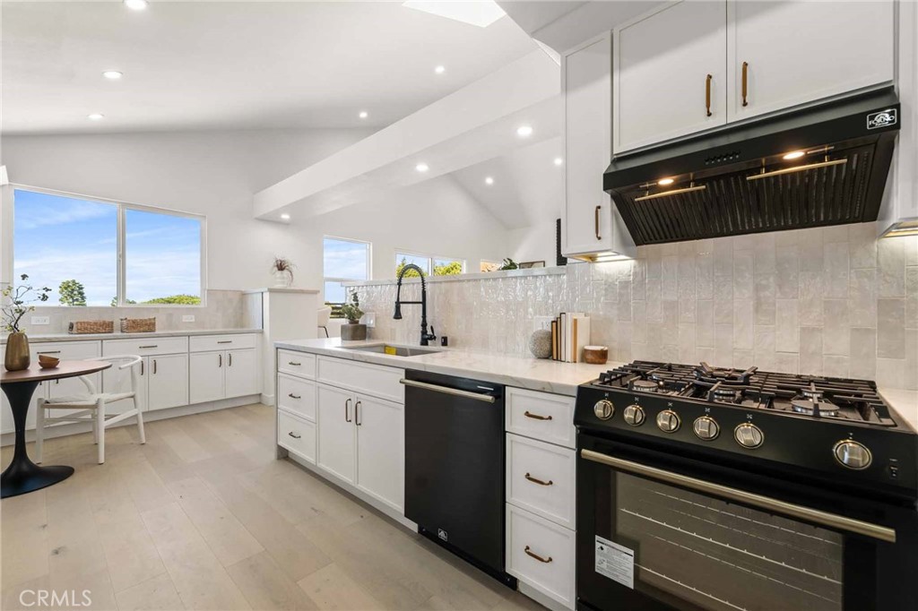 30135 Avenida Celestial