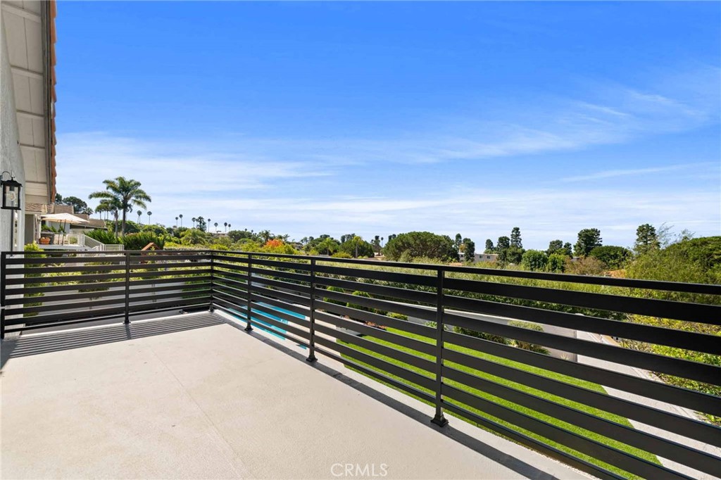 30135 Avenida Celestial