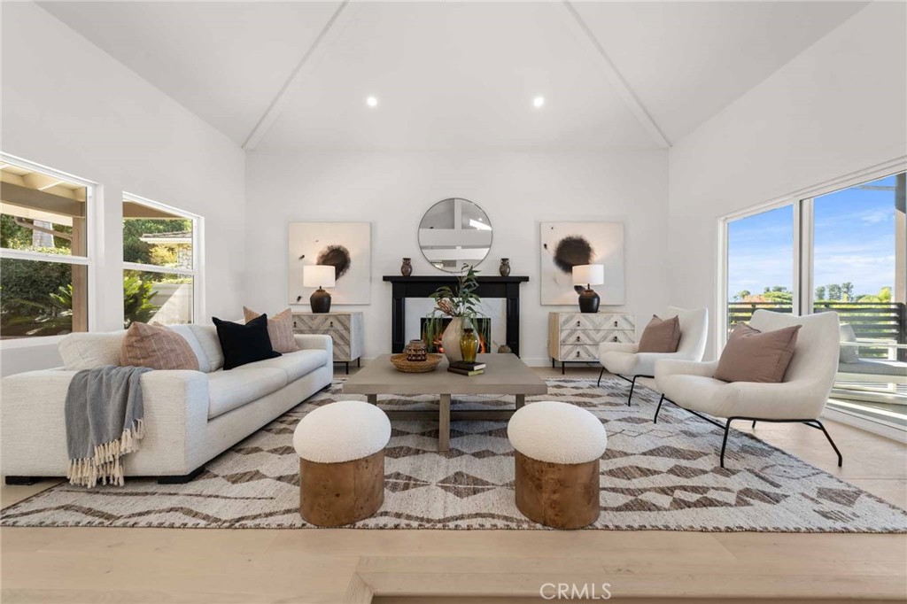 30135 Avenida Celestial