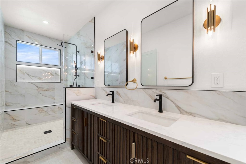 30135 Avenida Celestial