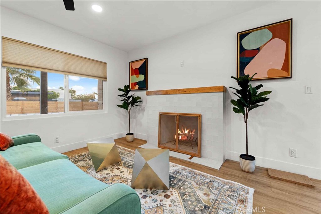 4351 E Calle De Carlos