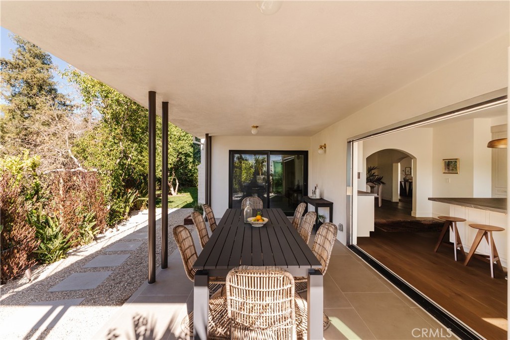 2201 N Hobart Boulevard