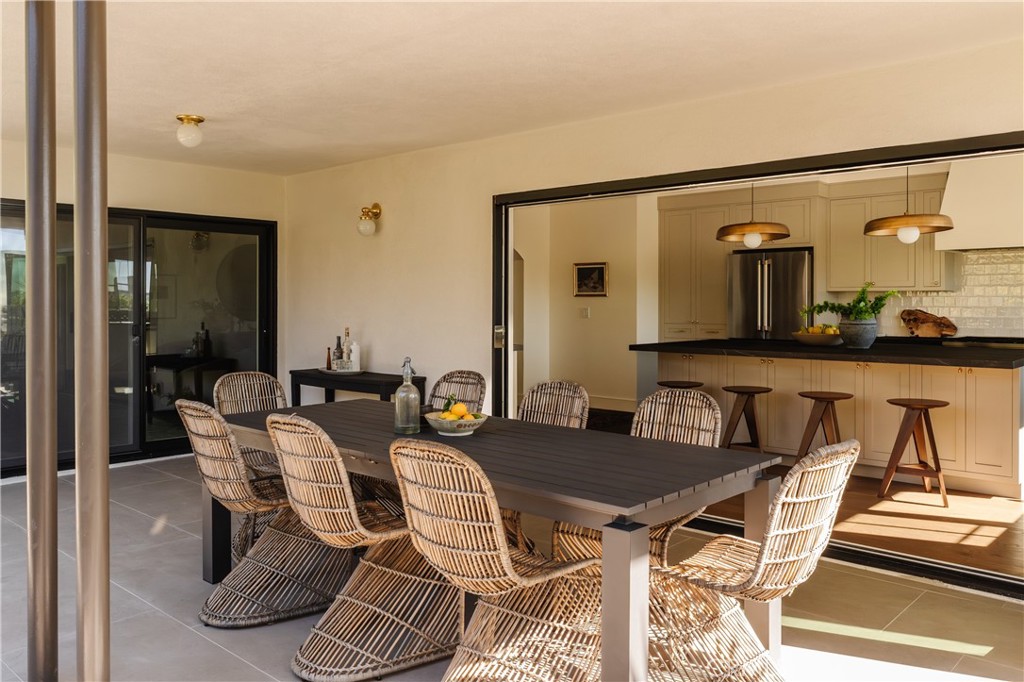 2201 N Hobart Boulevard