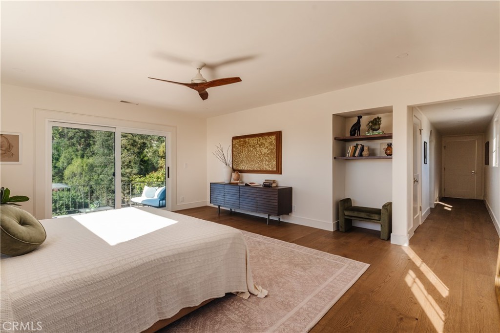 2201 N Hobart Boulevard